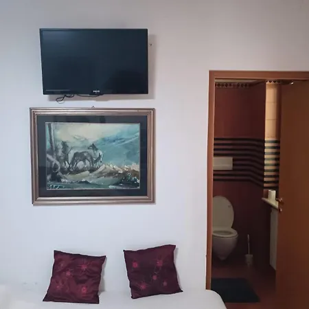 Villa Linda Bed And Breakfast-2